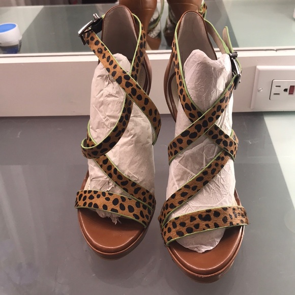 BCBG ENERATION HEELS - Picture 3 of 8